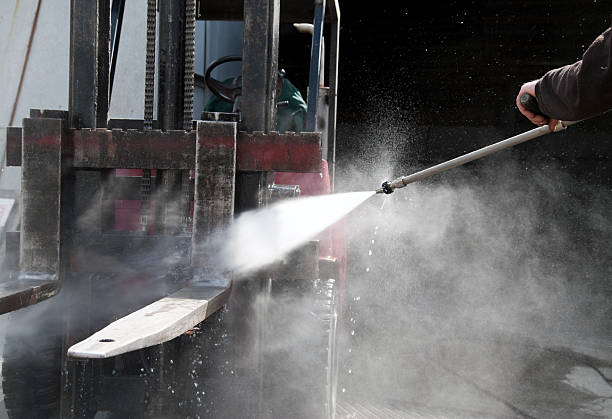 Best Deck Cleaning Services  in Mendota, IL